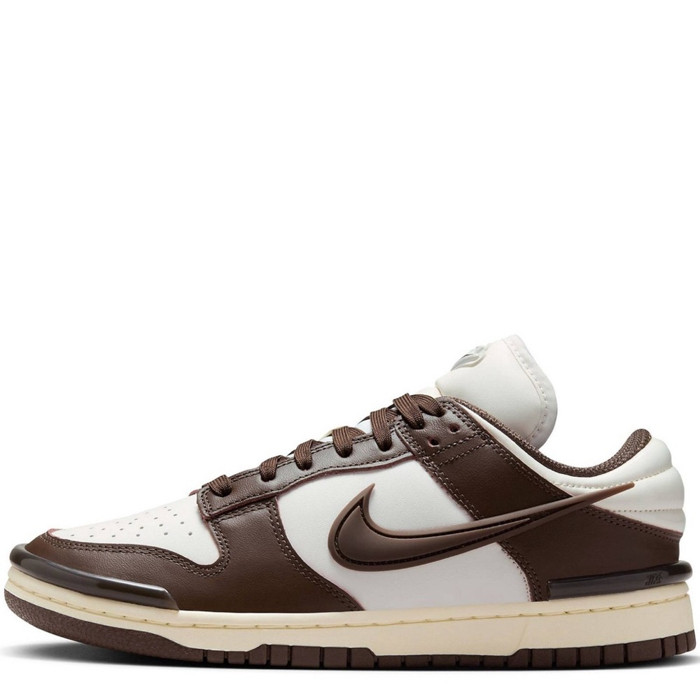 Nike Dunk Low Twist sneakers in brown